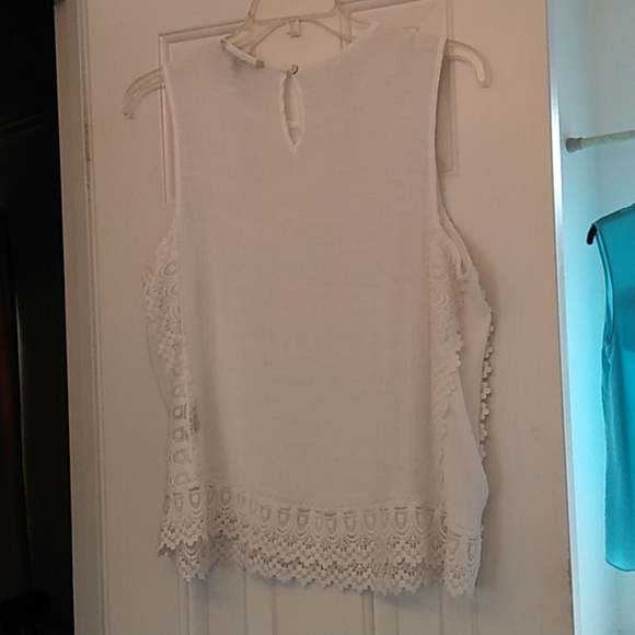 Lace Embellished Sleeveless White Top - Picture 7 of 12